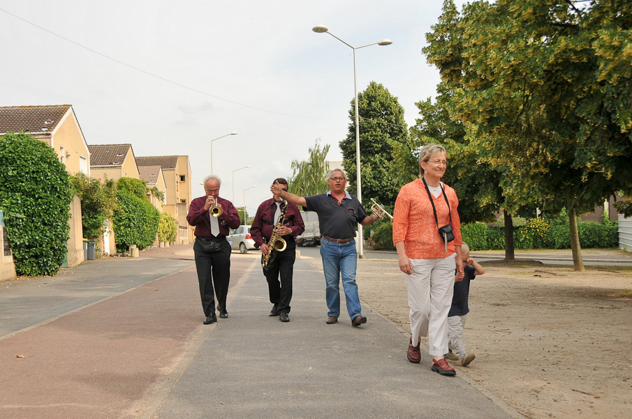 Maison de Quartier Champs Elysees Evry - Repas de Quartier en Musique 065.jpg